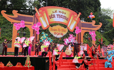 Lễ hội Đền Thượng (TP. Lào Cai, tỉnh Lào Cai).
